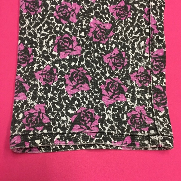 TORRID “Sophia” crop denim - Picture 4 of 5